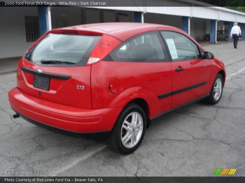 Infra-Red / Dark Charcoal 2000 Ford Focus ZX3 Coupe