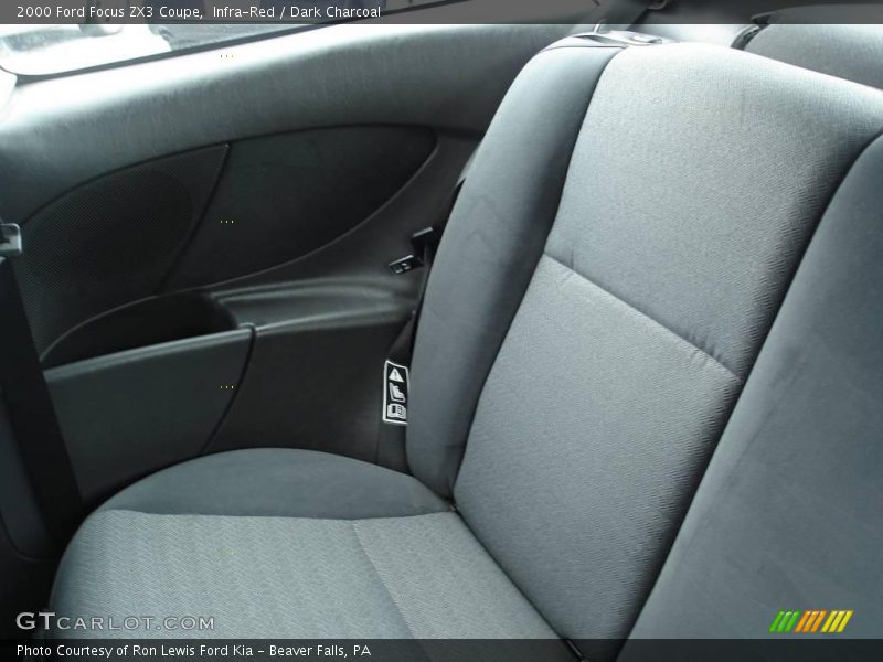 Infra-Red / Dark Charcoal 2000 Ford Focus ZX3 Coupe