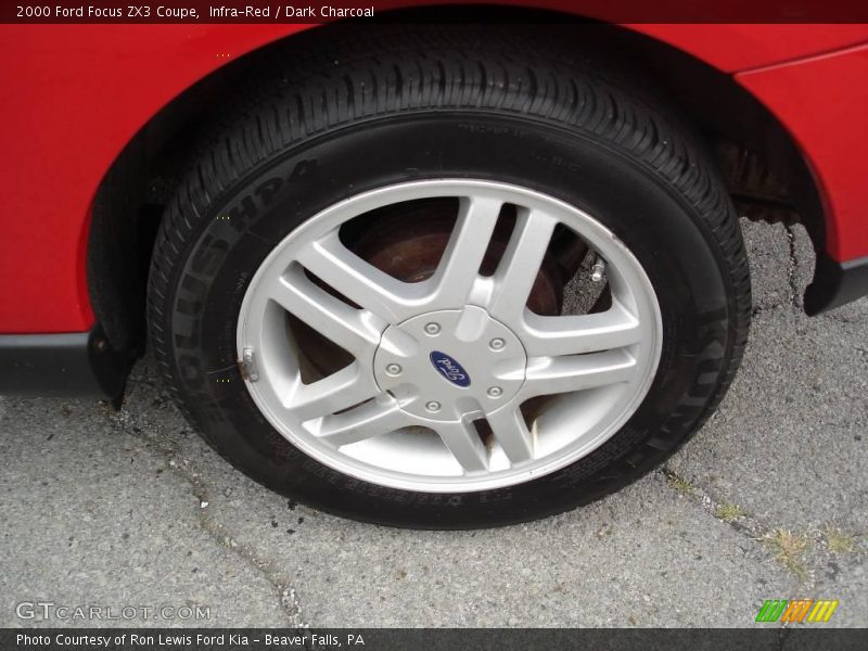 Infra-Red / Dark Charcoal 2000 Ford Focus ZX3 Coupe