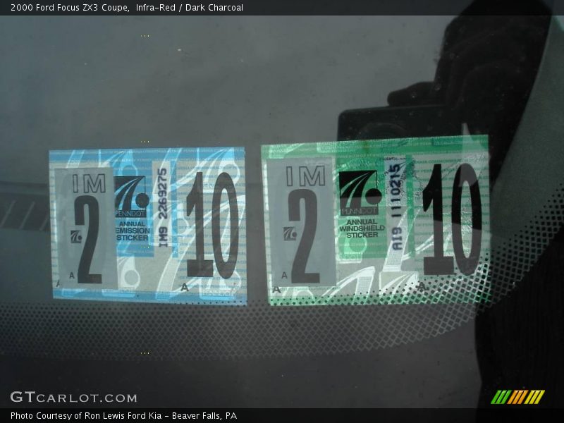 Infra-Red / Dark Charcoal 2000 Ford Focus ZX3 Coupe