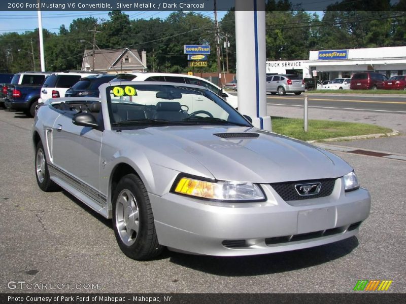 Silver Metallic / Dark Charcoal 2000 Ford Mustang V6 Convertible