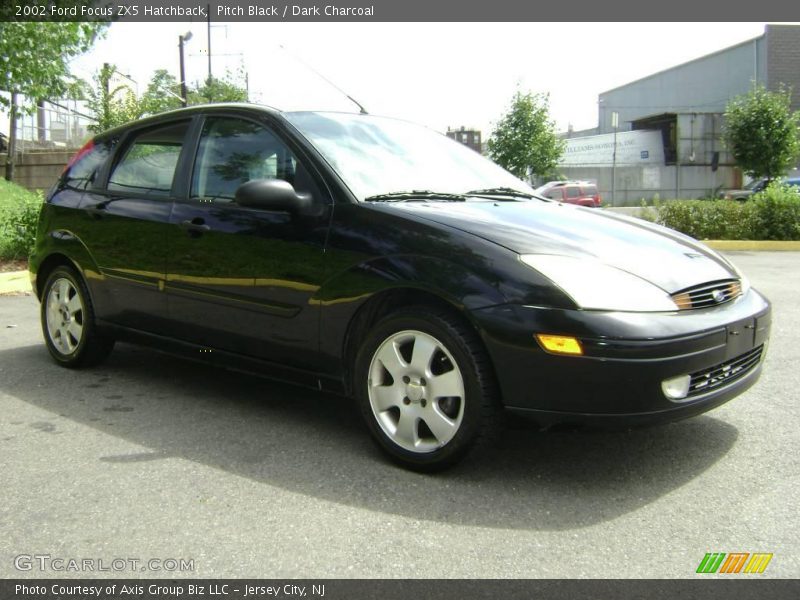 Pitch Black / Dark Charcoal 2002 Ford Focus ZX5 Hatchback