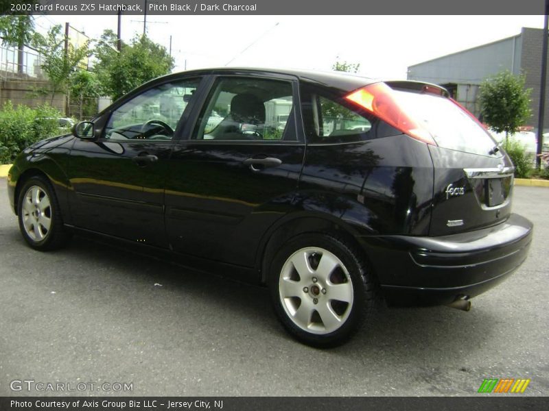 Pitch Black / Dark Charcoal 2002 Ford Focus ZX5 Hatchback