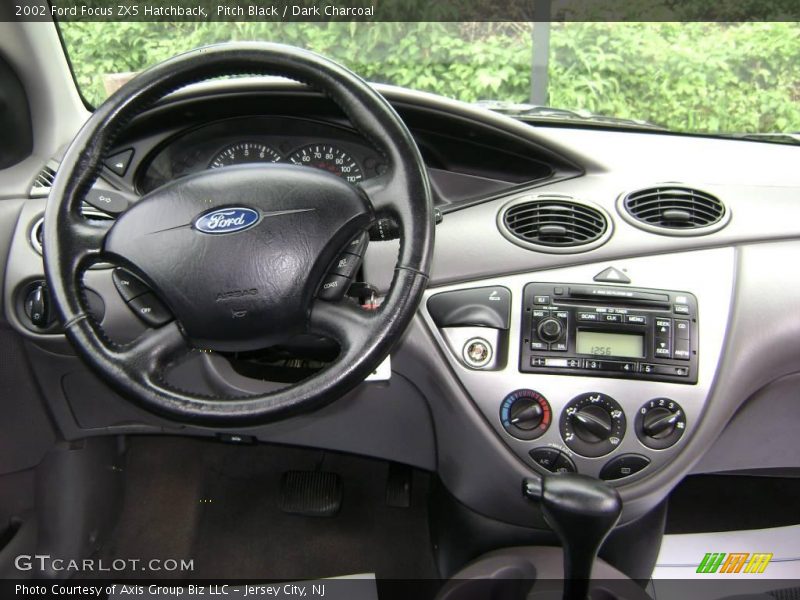 Pitch Black / Dark Charcoal 2002 Ford Focus ZX5 Hatchback