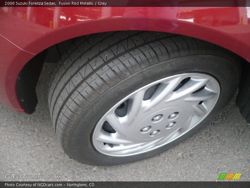 Fusion Red Metallic / Grey 2006 Suzuki Forenza Sedan
