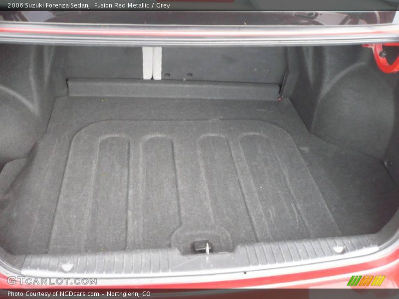 Fusion Red Metallic / Grey 2006 Suzuki Forenza Sedan