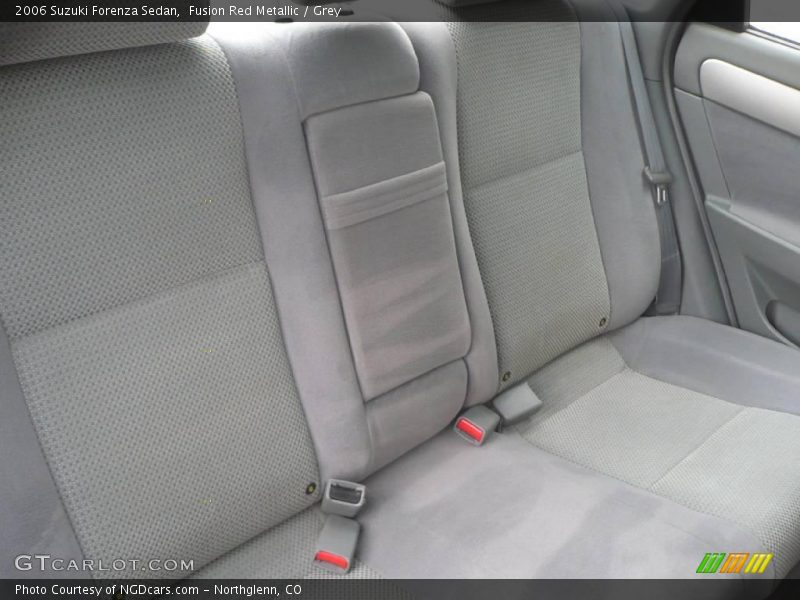 Fusion Red Metallic / Grey 2006 Suzuki Forenza Sedan