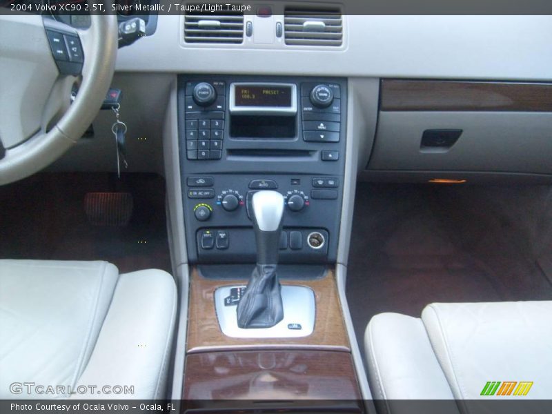 Silver Metallic / Taupe/Light Taupe 2004 Volvo XC90 2.5T