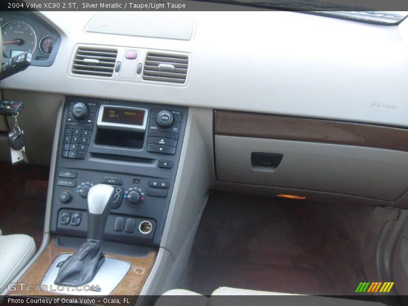 Silver Metallic / Taupe/Light Taupe 2004 Volvo XC90 2.5T