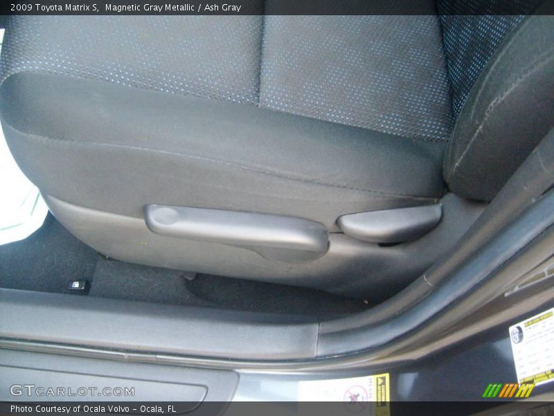 Magnetic Gray Metallic / Ash Gray 2009 Toyota Matrix S