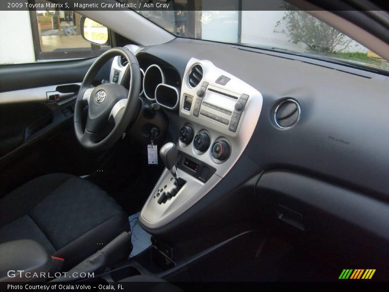 Magnetic Gray Metallic / Ash Gray 2009 Toyota Matrix S