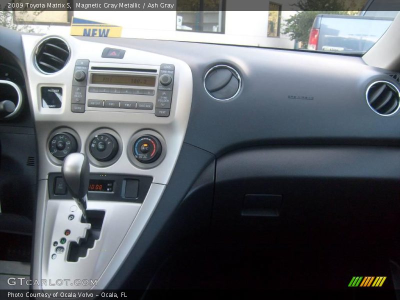 Magnetic Gray Metallic / Ash Gray 2009 Toyota Matrix S