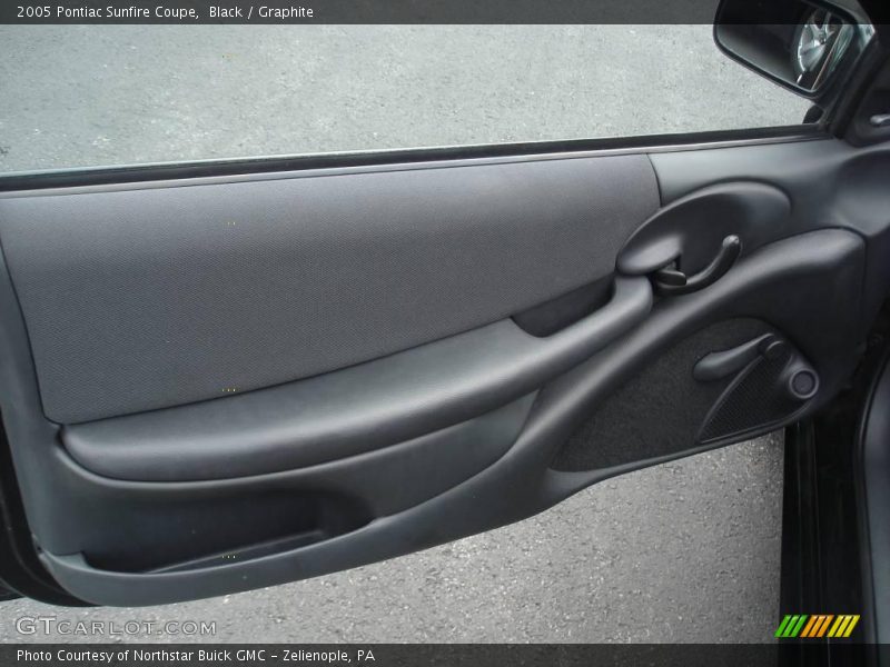Black / Graphite 2005 Pontiac Sunfire Coupe