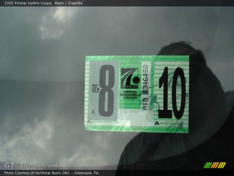 Black / Graphite 2005 Pontiac Sunfire Coupe