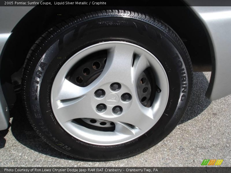 Liquid Silver Metallic / Graphite 2005 Pontiac Sunfire Coupe
