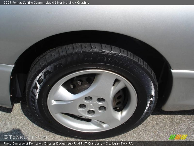 Liquid Silver Metallic / Graphite 2005 Pontiac Sunfire Coupe
