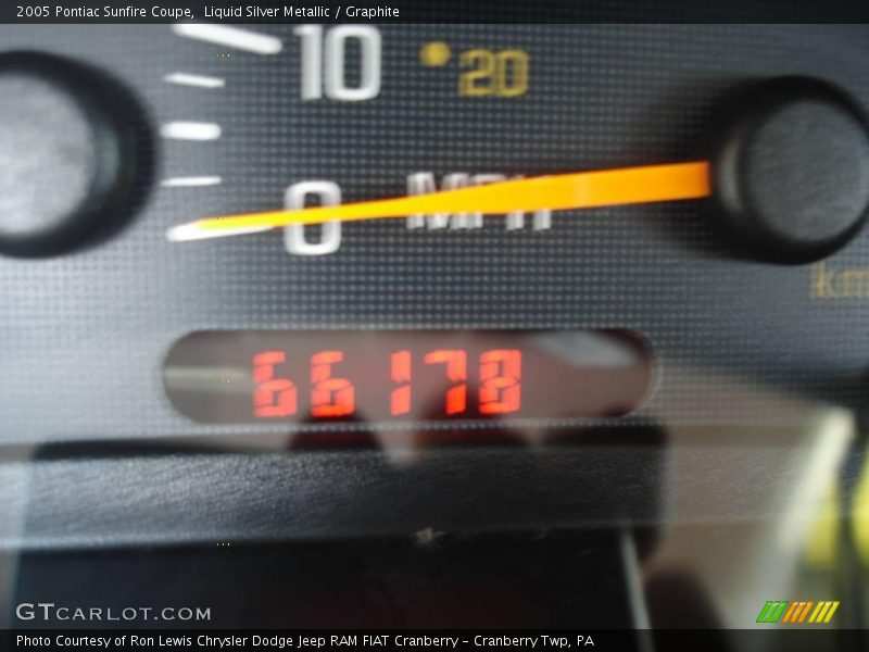 Liquid Silver Metallic / Graphite 2005 Pontiac Sunfire Coupe