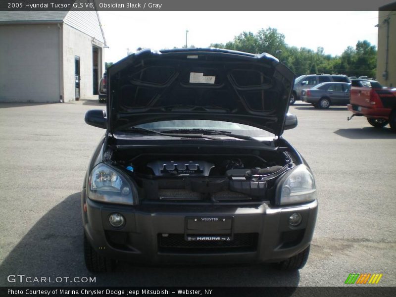 Obsidian Black / Gray 2005 Hyundai Tucson GLS V6