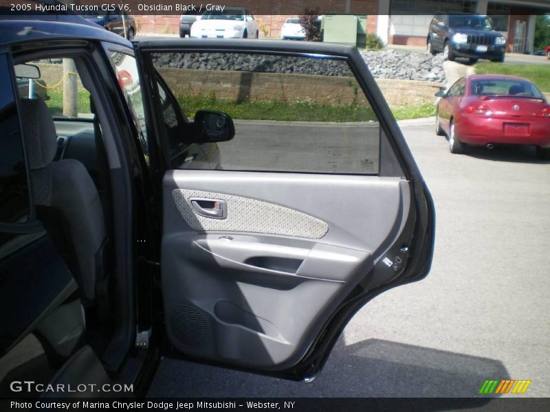 Obsidian Black / Gray 2005 Hyundai Tucson GLS V6