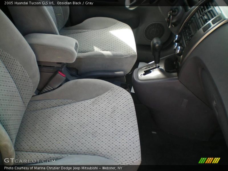 Obsidian Black / Gray 2005 Hyundai Tucson GLS V6