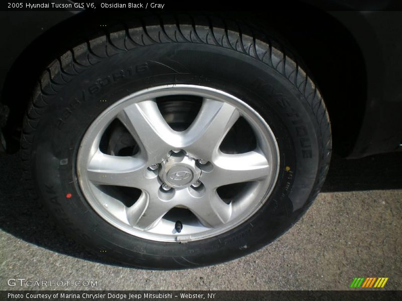 Obsidian Black / Gray 2005 Hyundai Tucson GLS V6