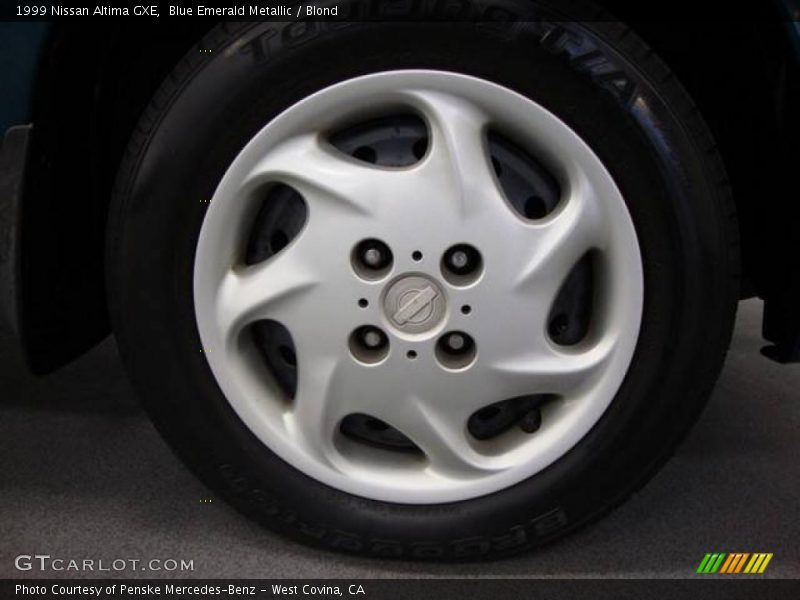 Blue Emerald Metallic / Blond 1999 Nissan Altima GXE