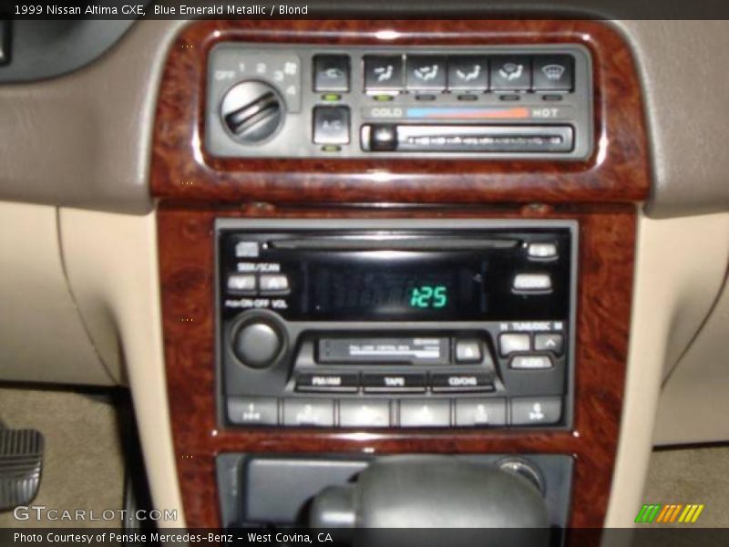 Blue Emerald Metallic / Blond 1999 Nissan Altima GXE