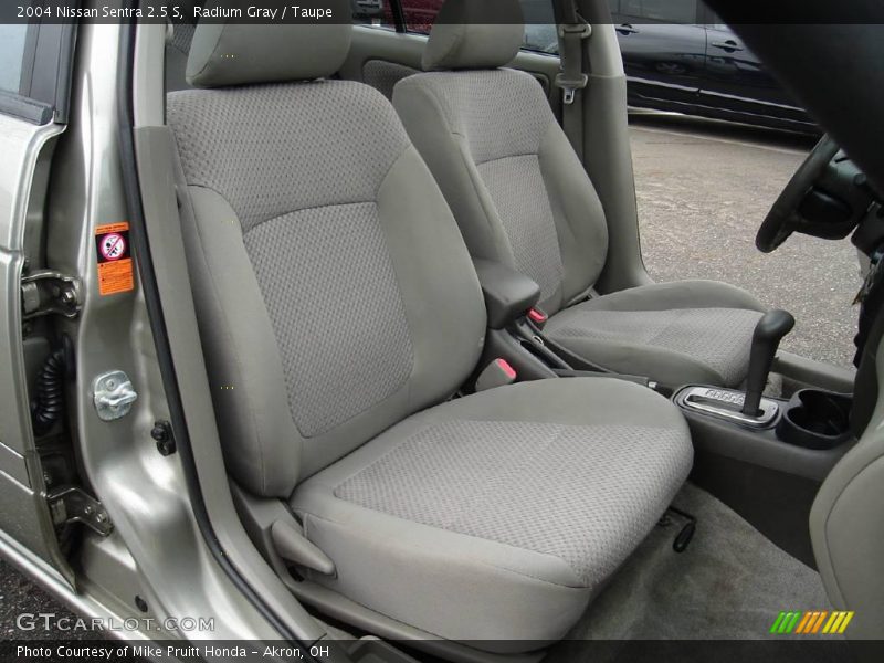 Radium Gray / Taupe 2004 Nissan Sentra 2.5 S