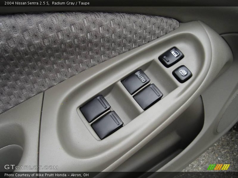 Radium Gray / Taupe 2004 Nissan Sentra 2.5 S