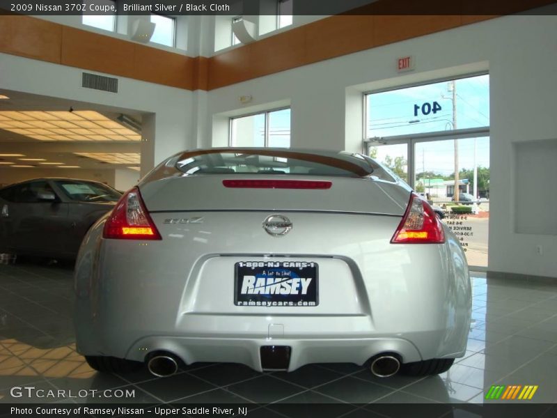 Brilliant Silver / Black Cloth 2009 Nissan 370Z Coupe