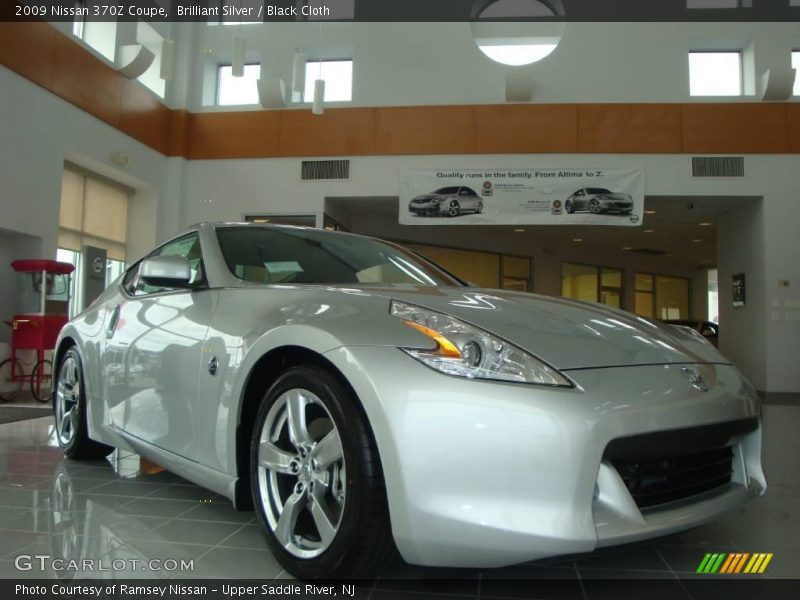 Brilliant Silver / Black Cloth 2009 Nissan 370Z Coupe