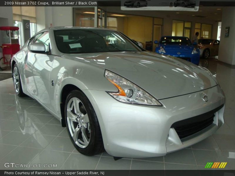 Brilliant Silver / Black Cloth 2009 Nissan 370Z Coupe