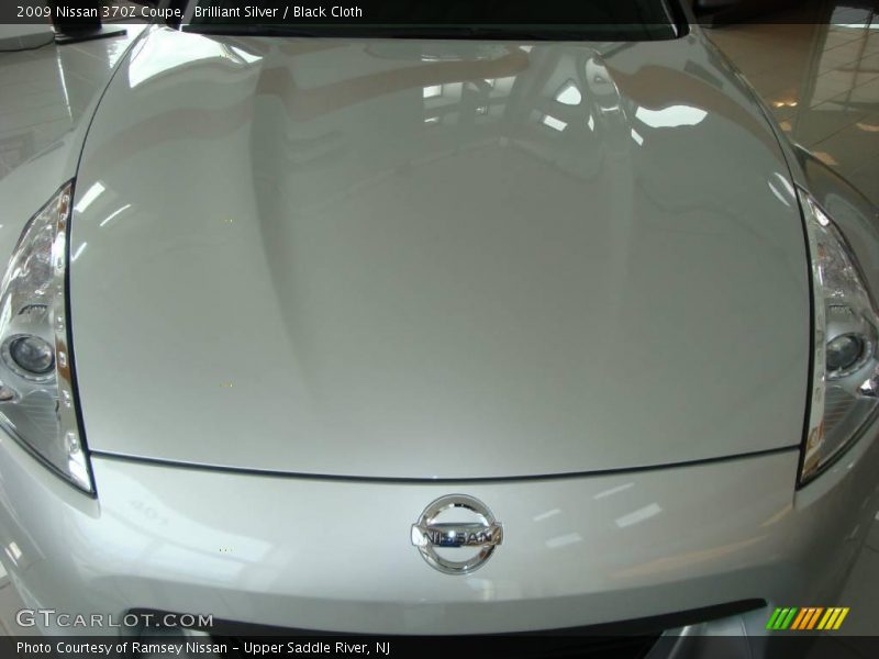 Brilliant Silver / Black Cloth 2009 Nissan 370Z Coupe