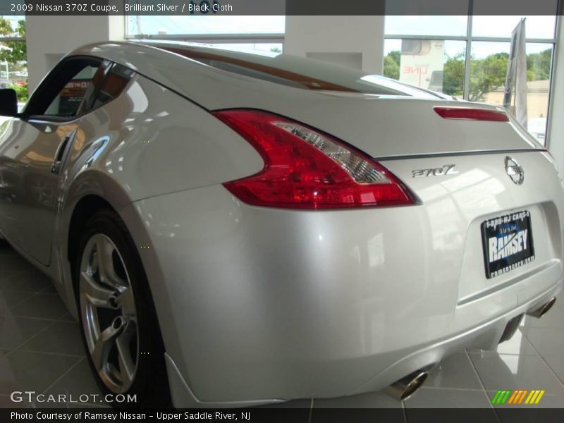 Brilliant Silver / Black Cloth 2009 Nissan 370Z Coupe