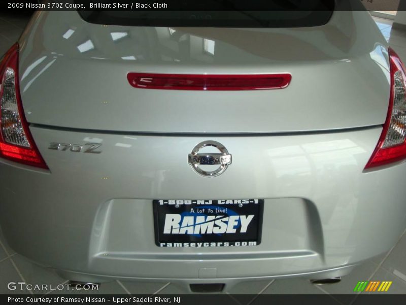Brilliant Silver / Black Cloth 2009 Nissan 370Z Coupe