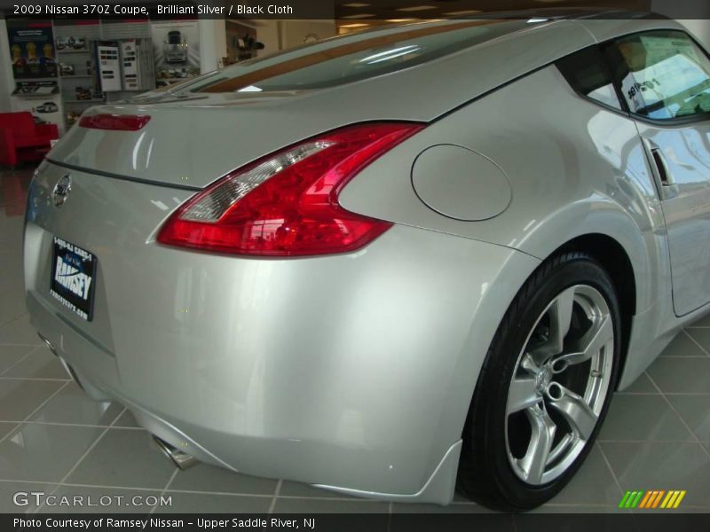 Brilliant Silver / Black Cloth 2009 Nissan 370Z Coupe
