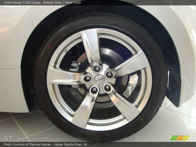 Brilliant Silver / Black Cloth 2009 Nissan 370Z Coupe