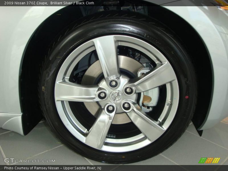 Brilliant Silver / Black Cloth 2009 Nissan 370Z Coupe