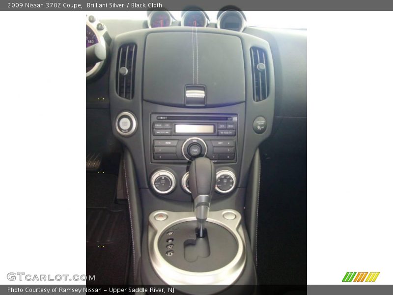 Brilliant Silver / Black Cloth 2009 Nissan 370Z Coupe