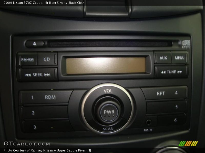 Brilliant Silver / Black Cloth 2009 Nissan 370Z Coupe