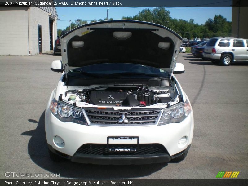 Diamond White Pearl / Black 2007 Mitsubishi Outlander LS 4WD