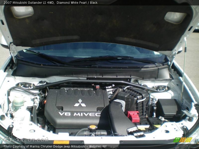 Diamond White Pearl / Black 2007 Mitsubishi Outlander LS 4WD