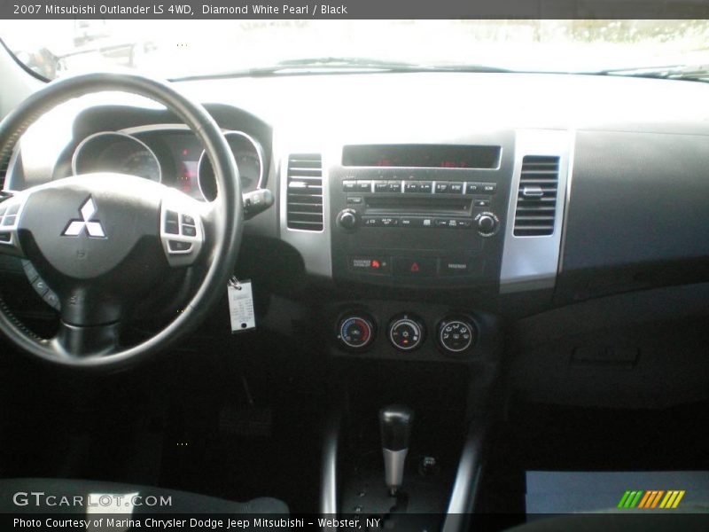 Diamond White Pearl / Black 2007 Mitsubishi Outlander LS 4WD