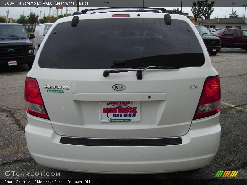 Clear White / Beige 2004 Kia Sorento LX 4WD