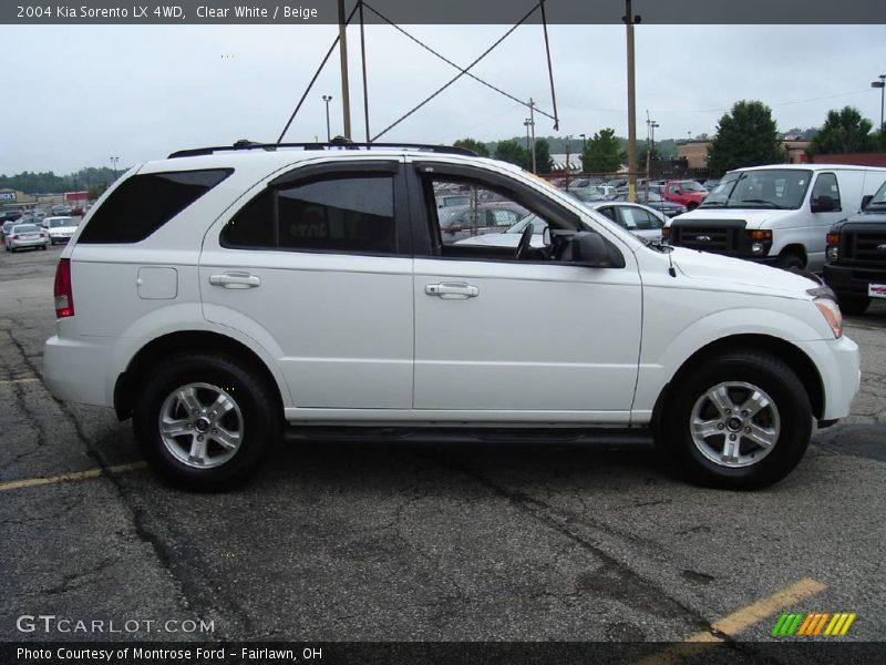 Clear White / Beige 2004 Kia Sorento LX 4WD