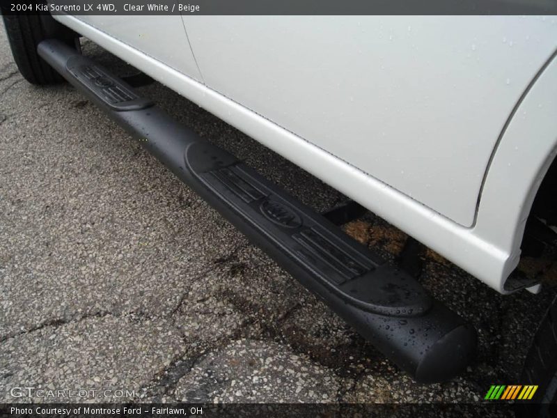 Clear White / Beige 2004 Kia Sorento LX 4WD