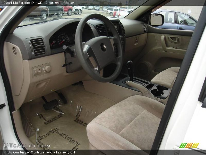 Clear White / Beige 2004 Kia Sorento LX 4WD