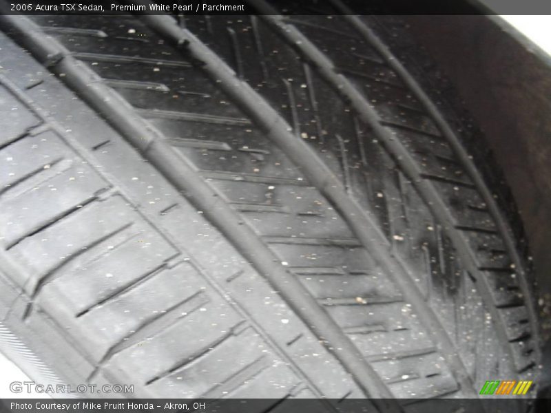 Premium White Pearl / Parchment 2006 Acura TSX Sedan