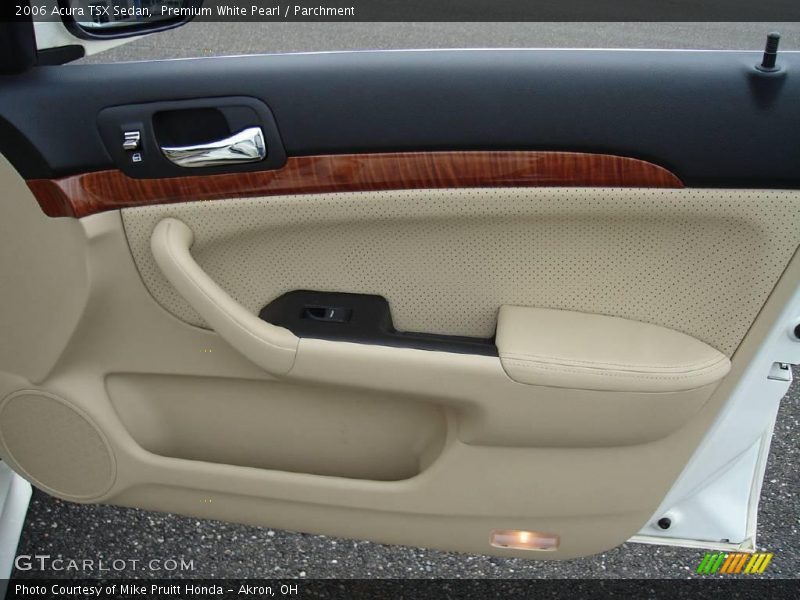 Premium White Pearl / Parchment 2006 Acura TSX Sedan