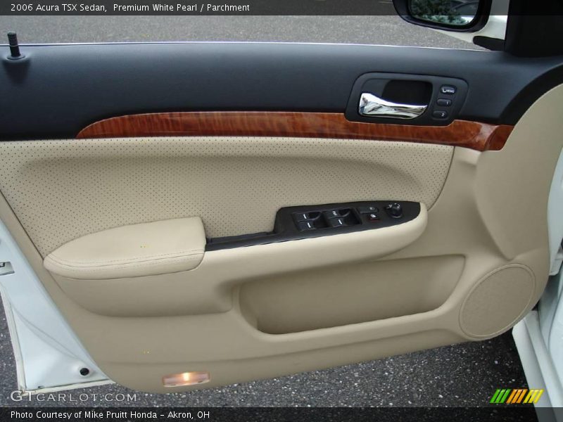 Premium White Pearl / Parchment 2006 Acura TSX Sedan